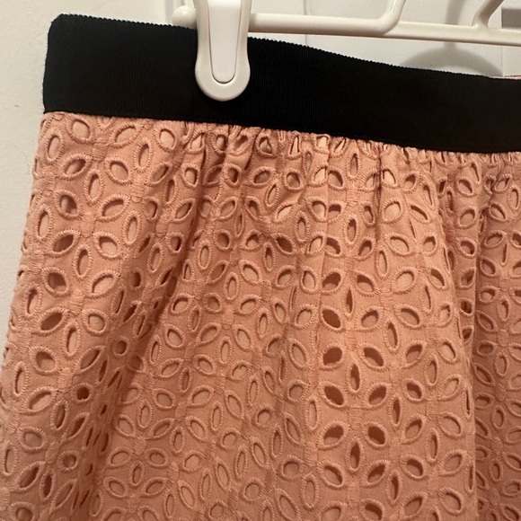 Ann Taylor Loft Coral Pink Eyelet Floral Mini Skirt Size 6 Women’s - Picture 4 of 9